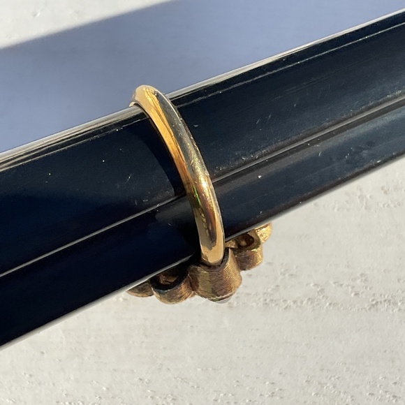 Vintage Avon Versailles Ring Faux emerald and pearls gold tone setting size 6 - Picture 5 of 9